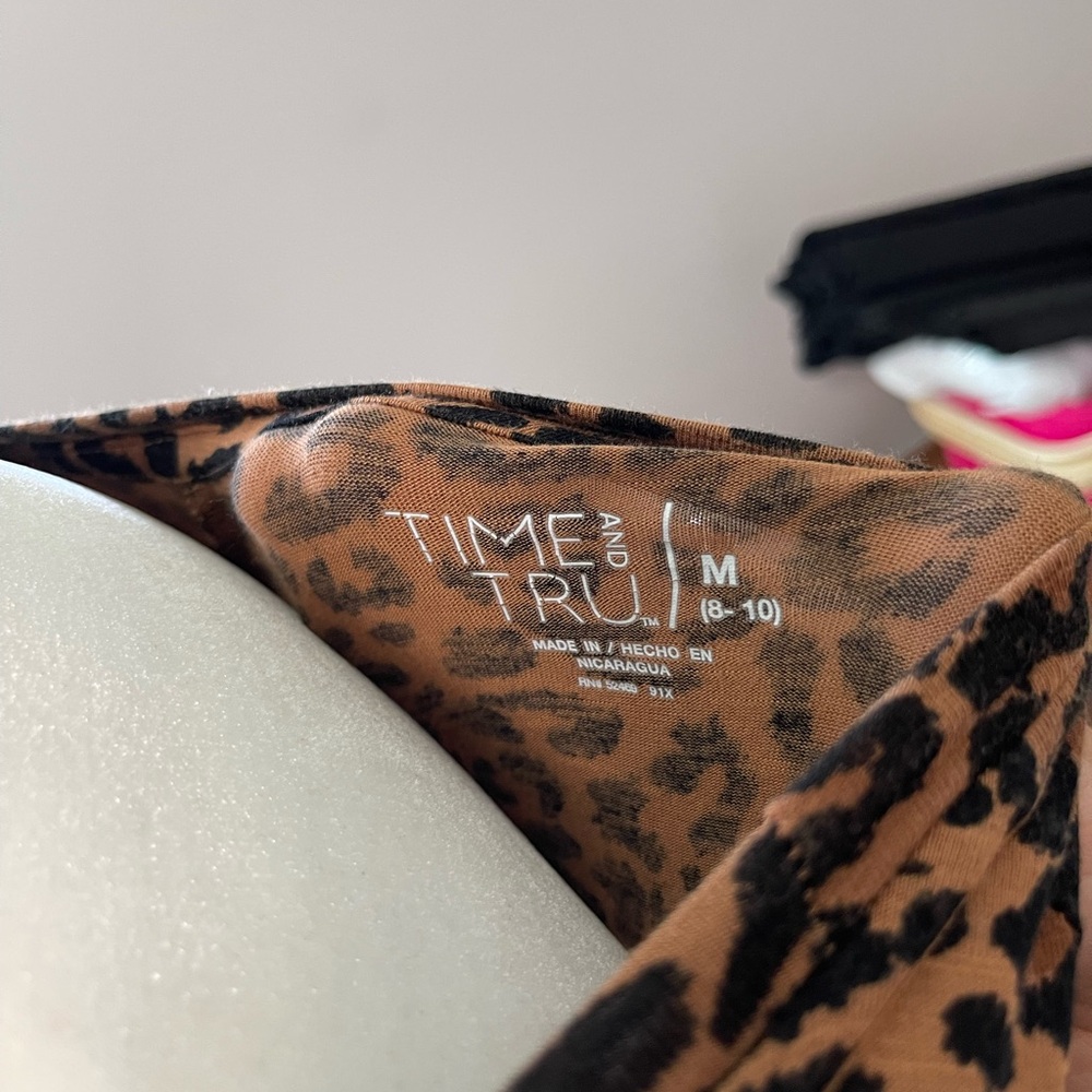 3/$20 Cheetah Long Sleeve - Picture 3 of 3